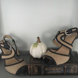 Tahari “LIMA” Black/Tan Linen Braided Heels